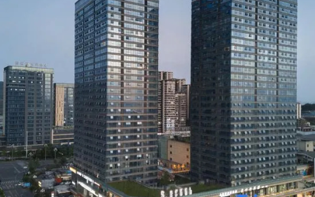 SFEEL Designer Hotel (Yibin Future Square Branch) – Outside – Yibin