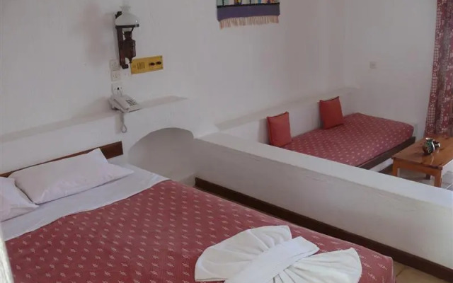 Bella Vista Village Hotel