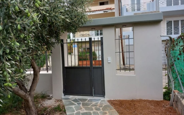 Pavlos Loft Apartment - Leontari Garden Escape