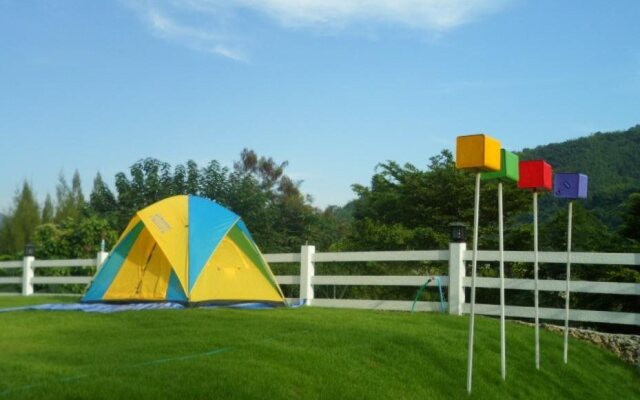 Hi Cube Resort at Suanphung