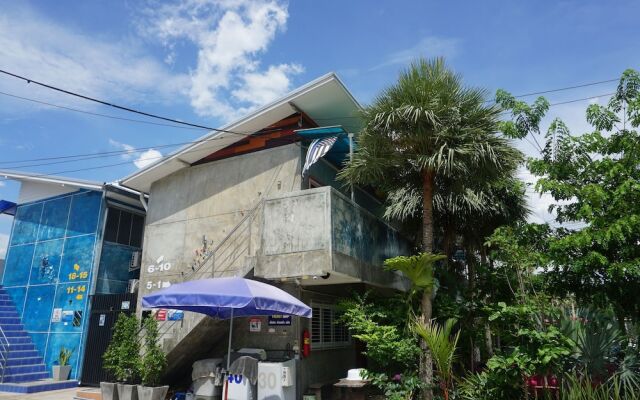 Tummi House