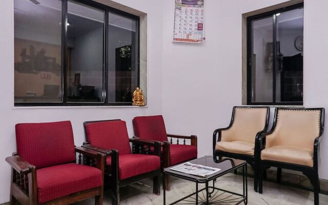 OYO Flagship 23096 Laxmi Residency