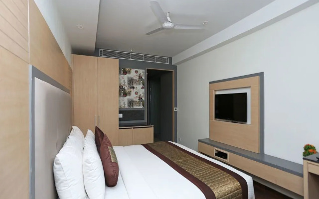 OYO 11325 Hotel Superb