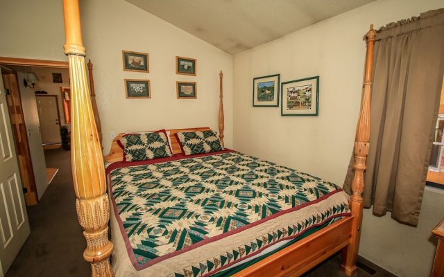 Bear Claw Bungalow #379 by Big Bear Vacations