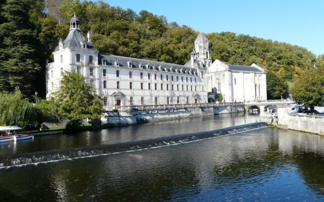 Le Patio Chambres et Table dHotes