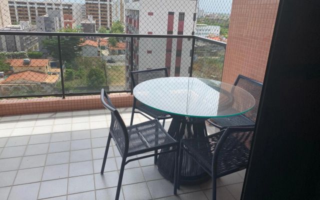 Apartamento amplo com acesso direto à praia!
