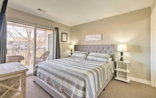 Condo w/ Pool Access: 3 Mi to Branson Strip!