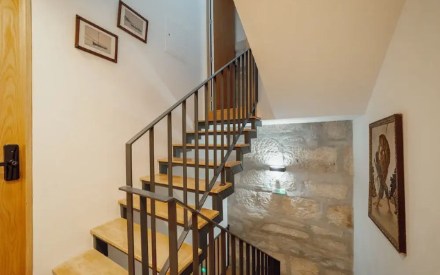 Carmo Residence Porto - S Antonio by Vacationy