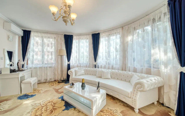 Residence Konstantina Palace
