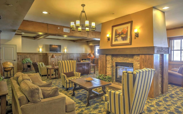 Mtn-view 'slopeside Chalet' in Granby Ranch!