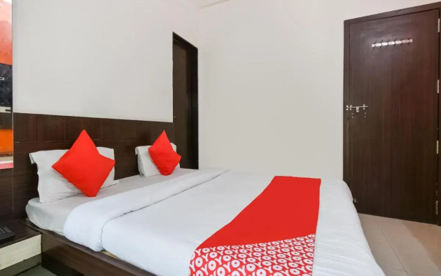 Oyo Flagship 76407 Hotel Sai Suman Palace