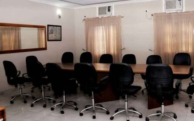 Signatious Hotels & Suites Lagos
