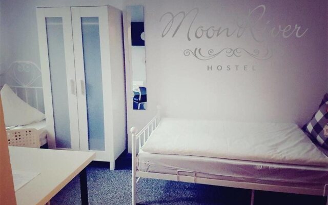 MoonRiver Inn