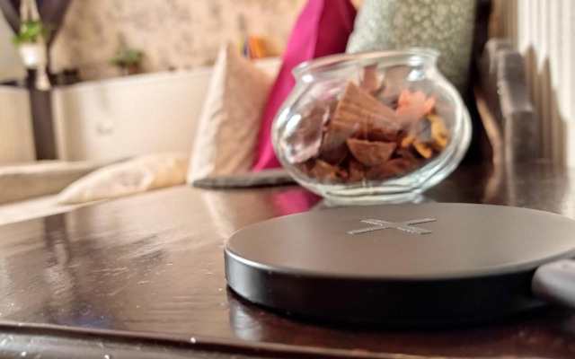 Urban Zen Den 2 Room Condo