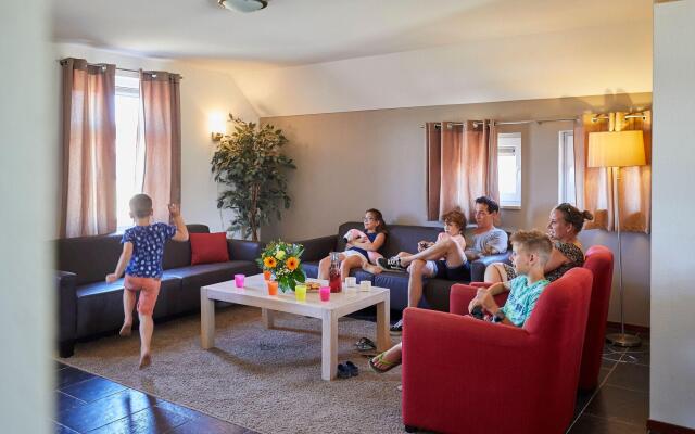 Nice, Child-friendly Villa With a Sauna in Limburg