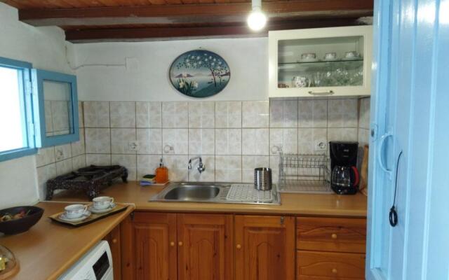 «Astrofeggia» A private stone house Nature-Seaview