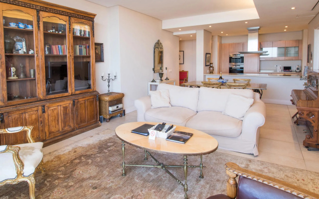 Waterfront Village Aparthotel