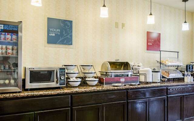 Comfort Inn & Suites Lawrence - University Area