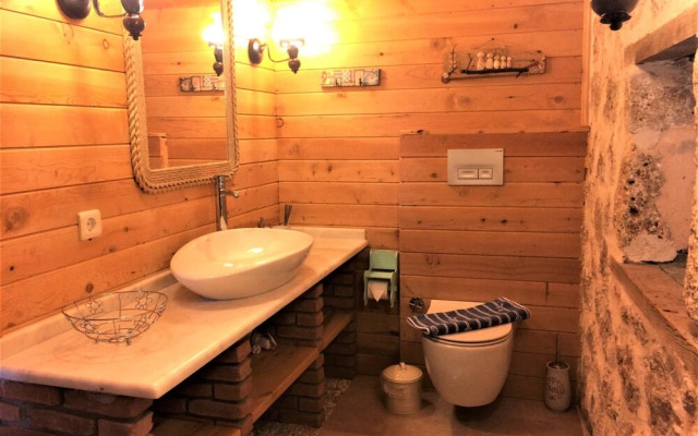 Villa Ceviz Evi by Akdenizvillam