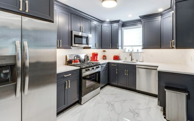 5 Blocks to Wildwood Beach: Family Getaway!