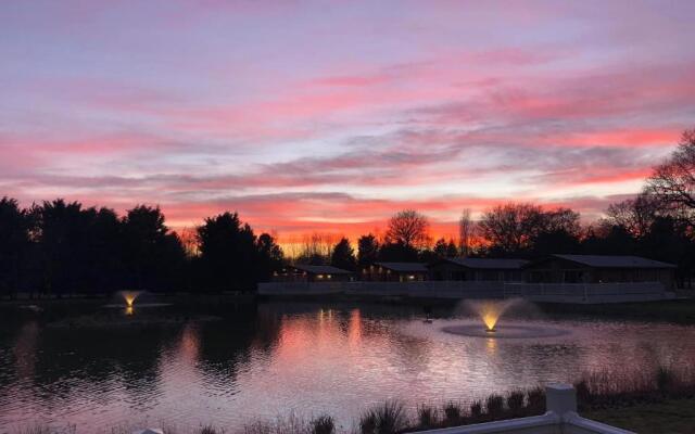 Lakeside Gem with Hot Tub