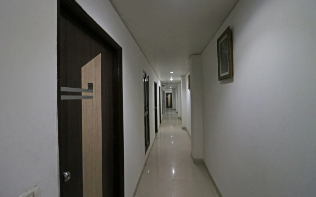 OYO 10381 Hotel Aerodrome Palace