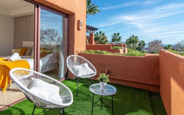 La Alzambra Duplex Penthouse Sea Views