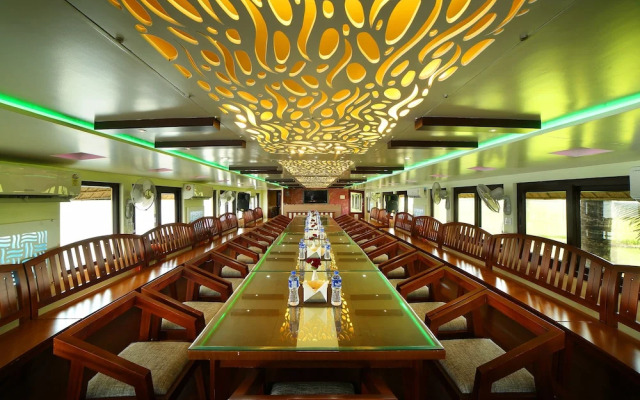 Best Kerala Houseboat