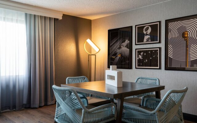 Renaissance Chicago North Shore Hotel