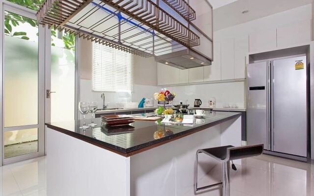 Jomtien Waree 9 with 6 bedrooms