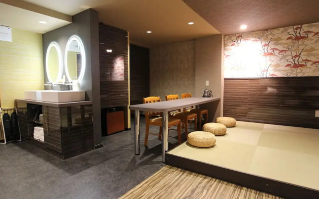 J hotel