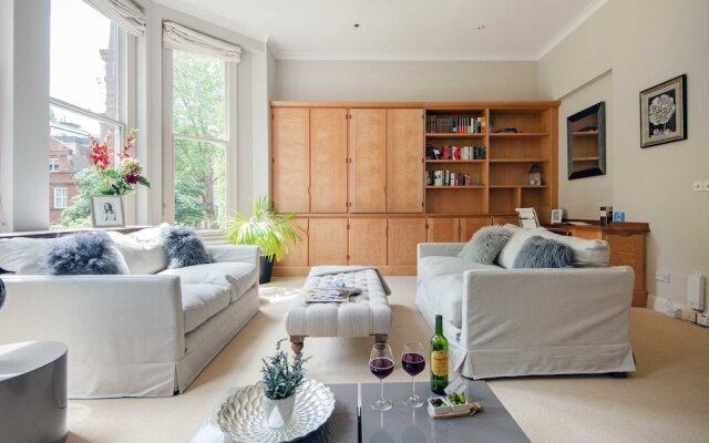 The Gloucester Road Deluxe - JML