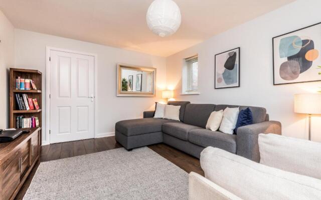 Host Apartments Homely 3 Bedrooms-sleeps 8 Parking