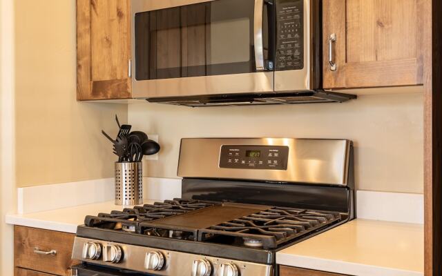 Poolside 3 Bedroom Apts by RedAwning