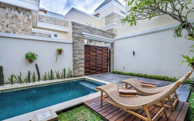 Private Pool Villa Arsy by Orivista