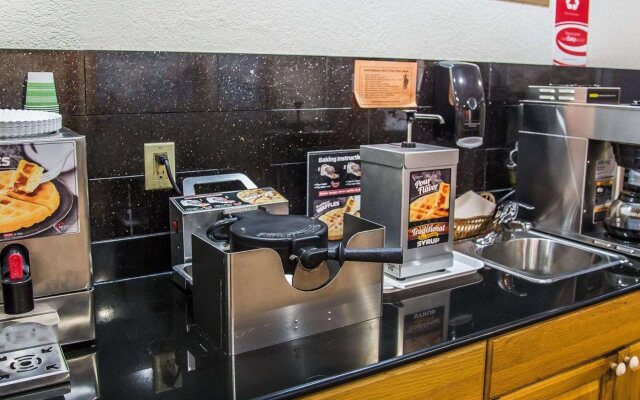 Econo Lodge Cedar Rapids