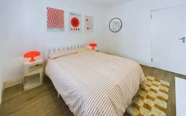 The Earl's Court Hideaway - Warm 3bdr House