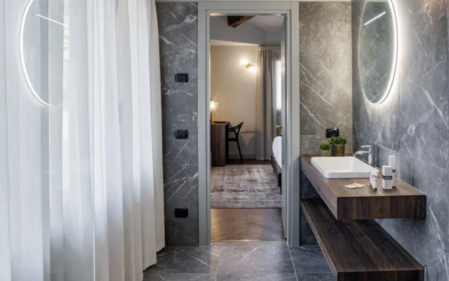 Porta Altinia Suites