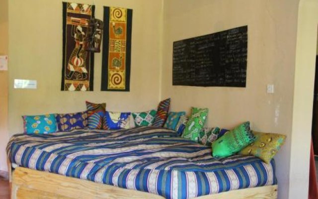 Pakachere Backpackers & Creative Centre