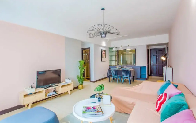 Locals Boutique Apartment  Huafa  No.3