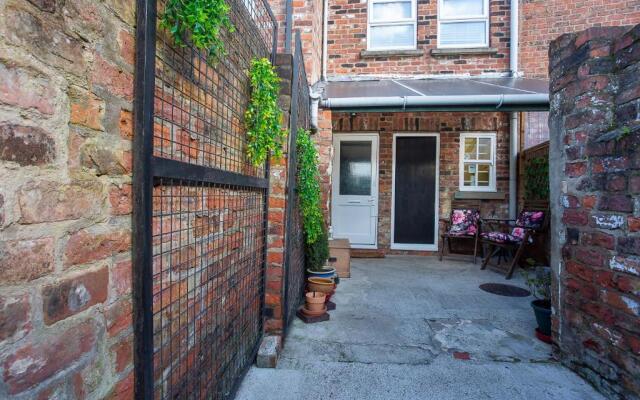 Courtyard Apartment