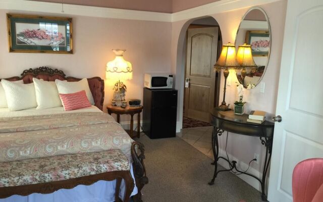 Shorelight Inn
