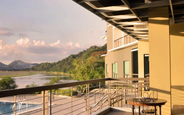 Rivermount Hotel And Resort