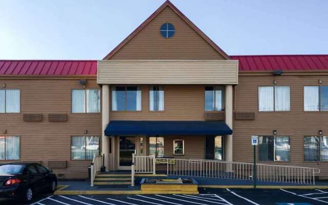 Days Inn by Wyndham Thomson