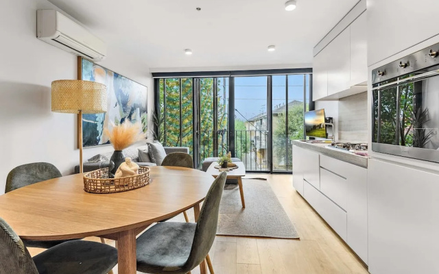 Contemporary 1-bed in the Heart of St Kilda – Guest Rooms – Melbourne