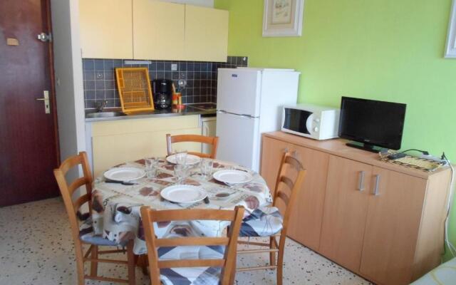 Appartement Balaruc-les-Bains, 1 pièce, 2 personnes - FR-1-503-58