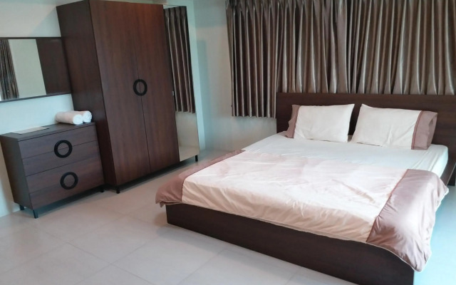 TongPrasit Place