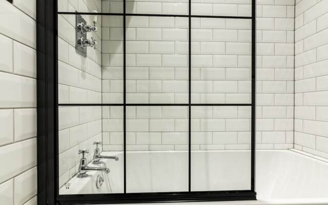 Pieces of Eight Two Bedroom Apartment