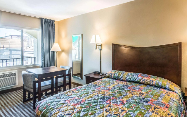 Rodeway Inn Regalodge