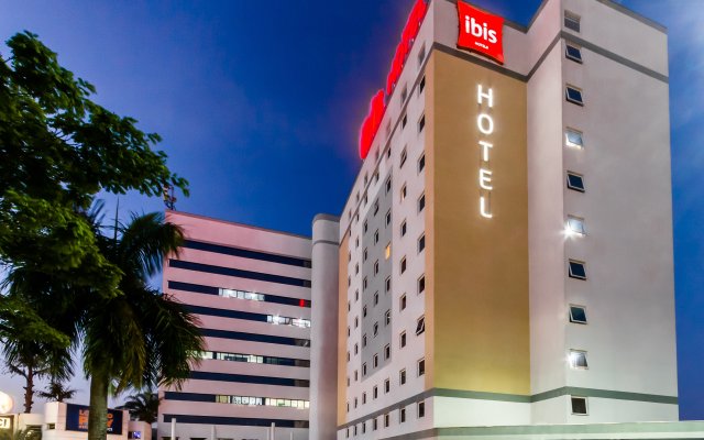 ibis Marilia